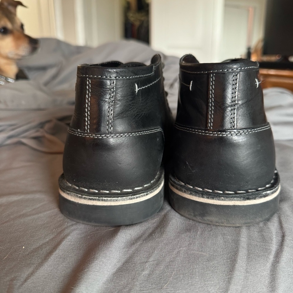 Steve Madden - black chukkka boots, white stitching, men’s size 9 - Picture 3 of 8